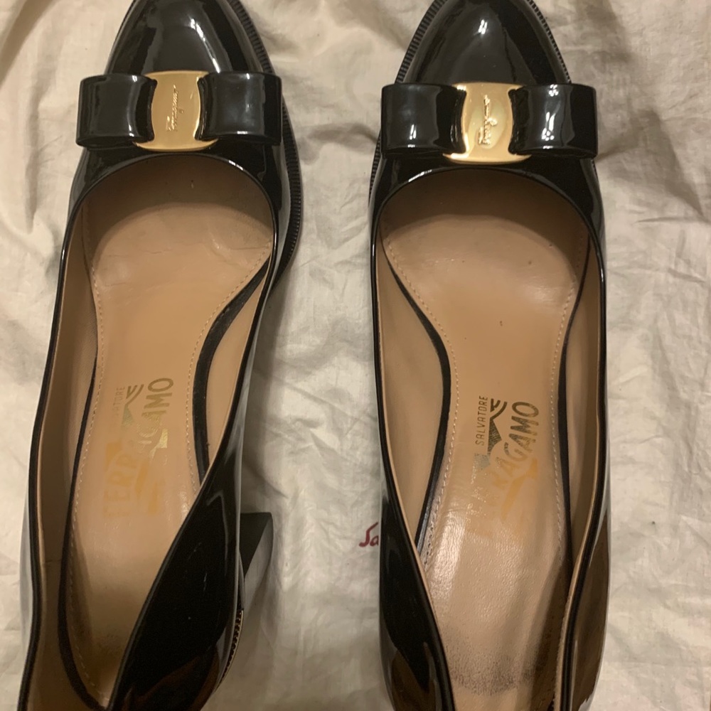 Gorgeous Ferragamo Pumps-9.5 B. Excellent